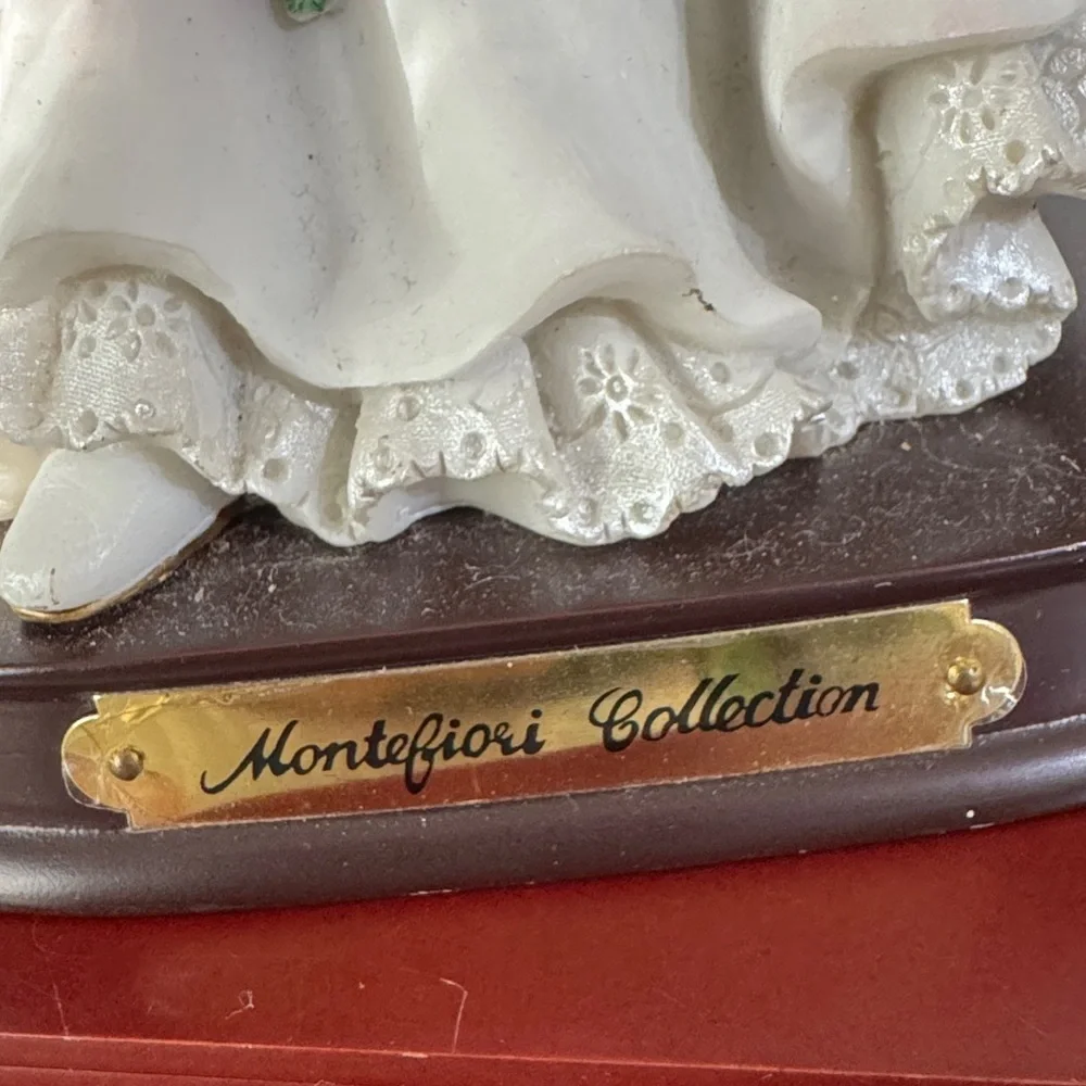 Montefiori Collection elegant figurine